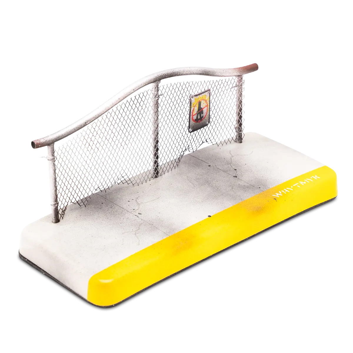 Whytmykconcrete Fingerboard Ramp - Wave Fence With Sidewalk 1