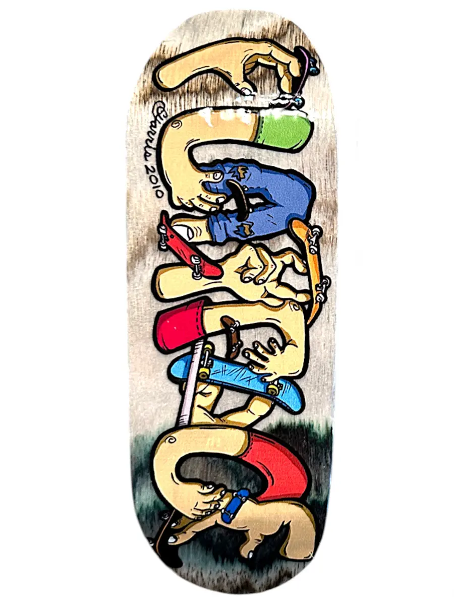 Flatface G16 Premium Fingerboard Deck - Faceshaver Hands On 1