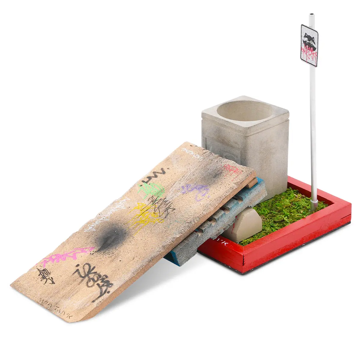 Whytmykconcrete Fingerboard Ramp - Trash Panda Corner 1