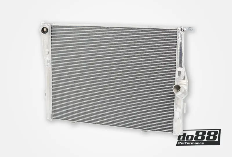 Do88 07-13 Bmw M3 (E90/E92/E93) Aluminum Radiator 1
