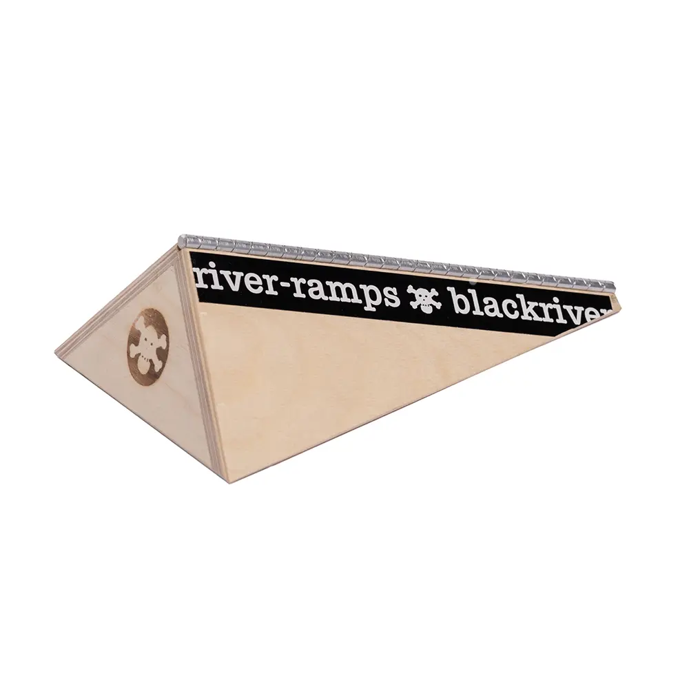 Blackriver Fingerboard Ramps - Polebank W/ Diamond Coping 1